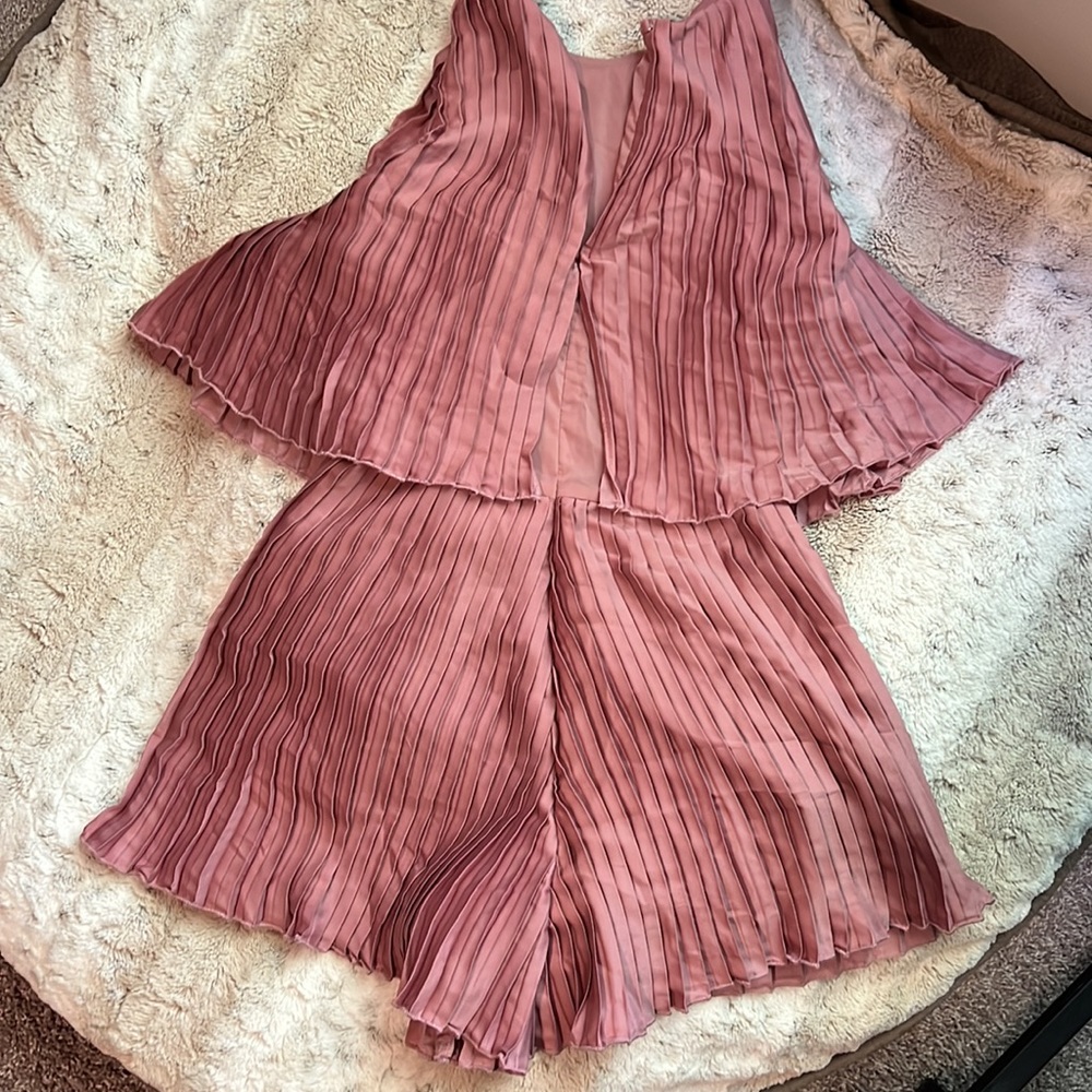 Lovers + Friends Pleated Romper - Picture 3 of 7